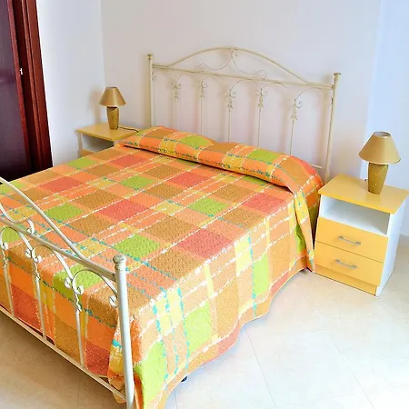 Case Ad Oriente-residence Luna טורה דל'אורסו